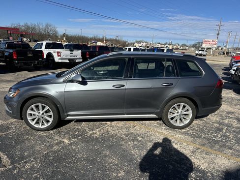 Used 2017 Volkswagen Golf Alltrack SE image 6