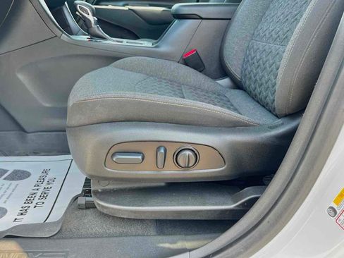 Used 2023 Chevrolet Equinox LT w/ LPO, Floor Liner Package image 13