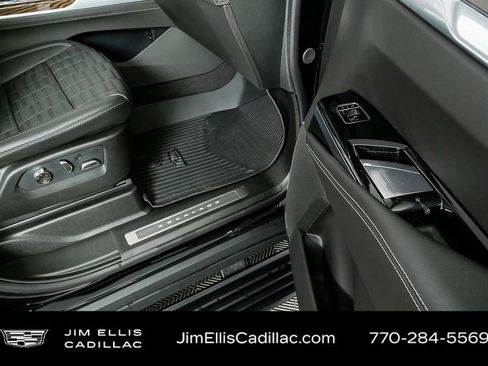 Used 2026 Cadillac Escalade Platinum Sport w/ LPO, ONYX Package image 41