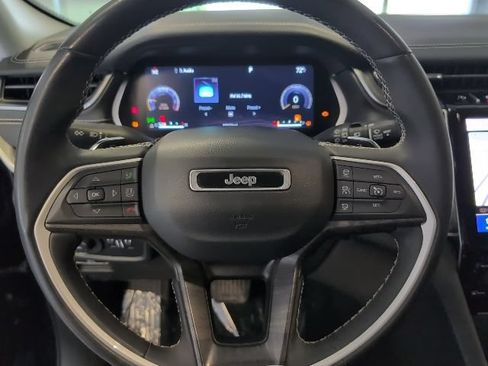 Used 2023 Jeep Grand Cherokee Limited AWD/4WD image 19