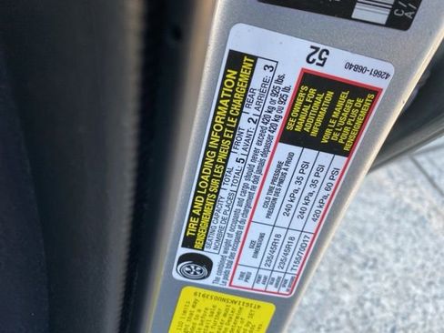 Used 2022 Toyota Camry SE image 30