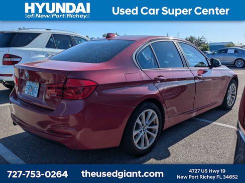 Used 2018 BMW 320i Sedan RWD image 2