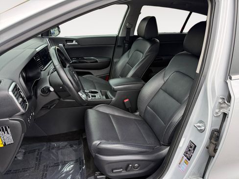 Used 2020 Kia Sportage EX w/ EX Technology Package FWD image 10