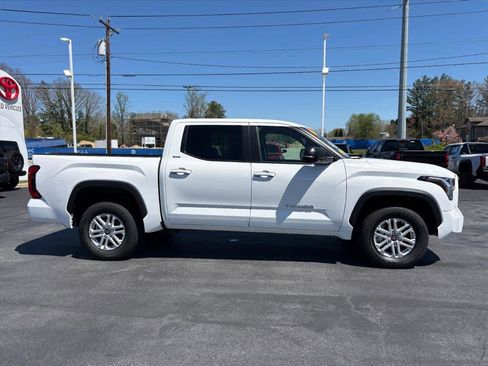 Used 2025 Toyota Tundra SR5 w/ SR5 Premium Package image 2