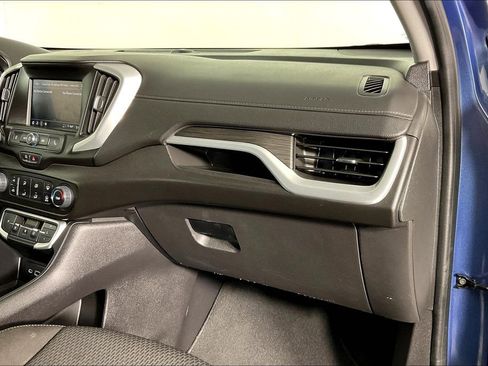 Used 2024 GMC Terrain SLE image 22