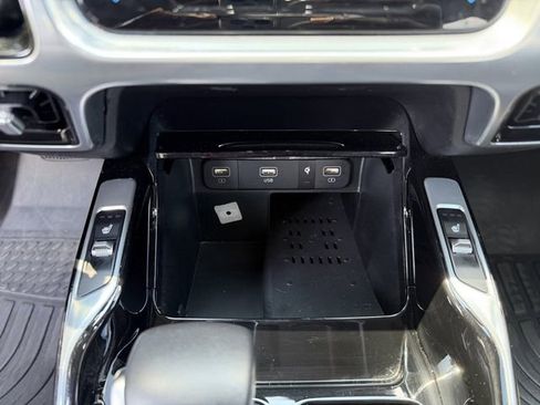 Certified 2023 Kia Sorento SX FWD image 21