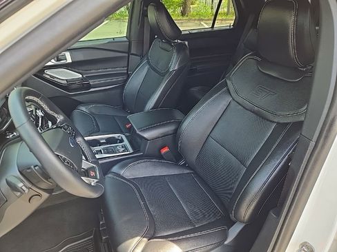 Used 2023 Ford Explorer ST w/ Equipment Group 401A image 13