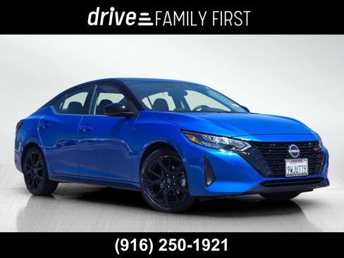 Used 2025 Nissan Sentra SR w/ SR Premium Package FWD image 1