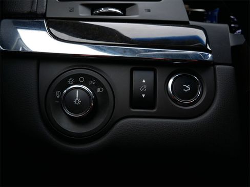 Used 2016 Lincoln MKS AWD image 16