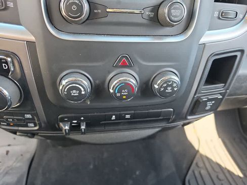 Used 2023 RAM 1500 Classic SLT AWD/4WD image 18