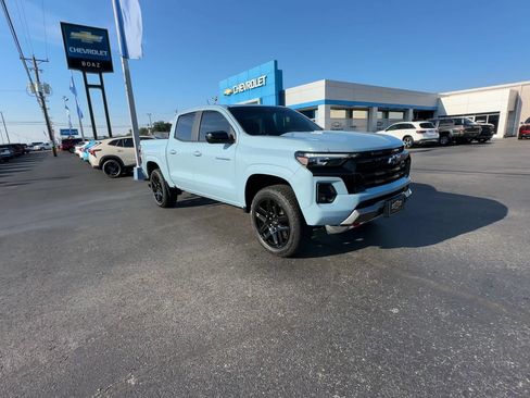 Certified 2025 Chevrolet Colorado Z71 w/ Technology Package AWD/4WD image 2