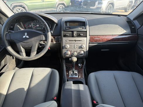 Used 2011 Mitsubishi Galant ES FWD image 10
