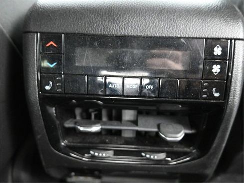 Used 2022 Jeep Grand Cherokee L Limited image 10