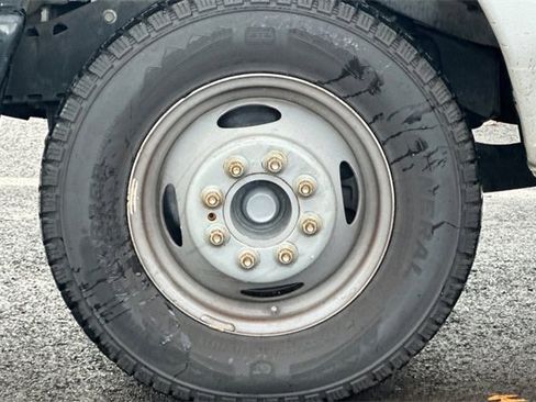 Used 2016 Ford E-350 and Econoline 350 Super Duty image 21