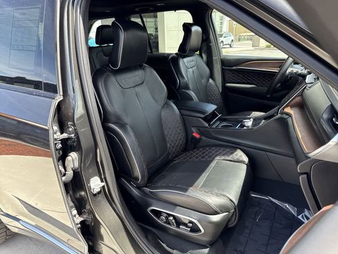 Used 2023 Jeep Grand Cherokee Summit w/ Luxury Tech Group V AWD/4WD image 14