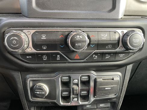 Used 2021 Jeep Wrangler Unlimited Sport image 20