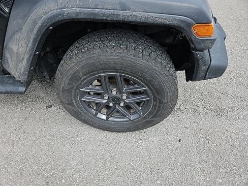 Used 2024 Jeep Wrangler Sport S image 10