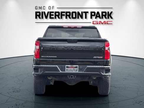 Used 2023 Chevrolet Silverado 1500 ZR2 w/ Technology Package AWD/4WD image 4