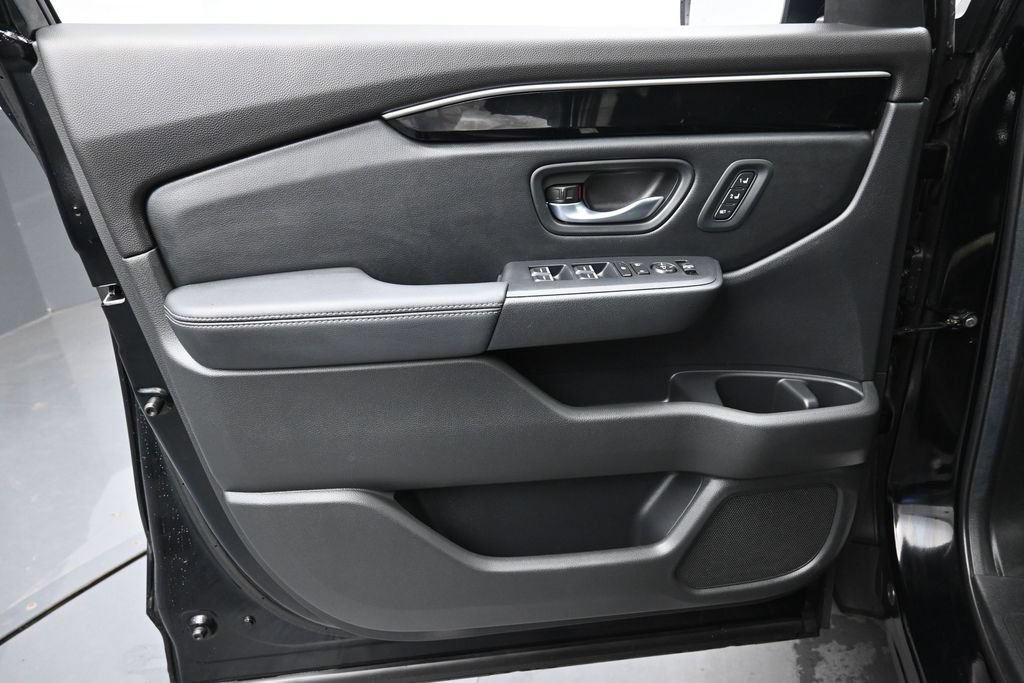Used 2025 Honda Pilot Touring image 19