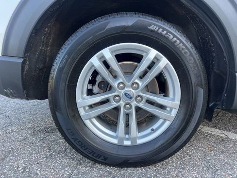 Certified 2022 Ford Explorer XLT w/ Class IV Trailer Tow Package image 14