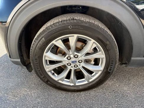 Used 2024 Ford Explorer Limited AWD/4WD image 13