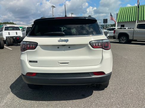 Used 2018 Jeep Compass Limited w/ Navigation Group AWD/4WD image 7