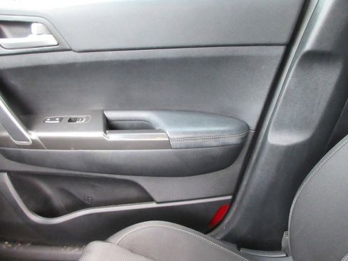 Used 2017 Kia Sportage LX FWD image 31