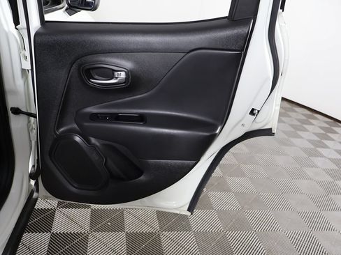 Used 2022 Jeep Renegade Latitude AWD/4WD image 20