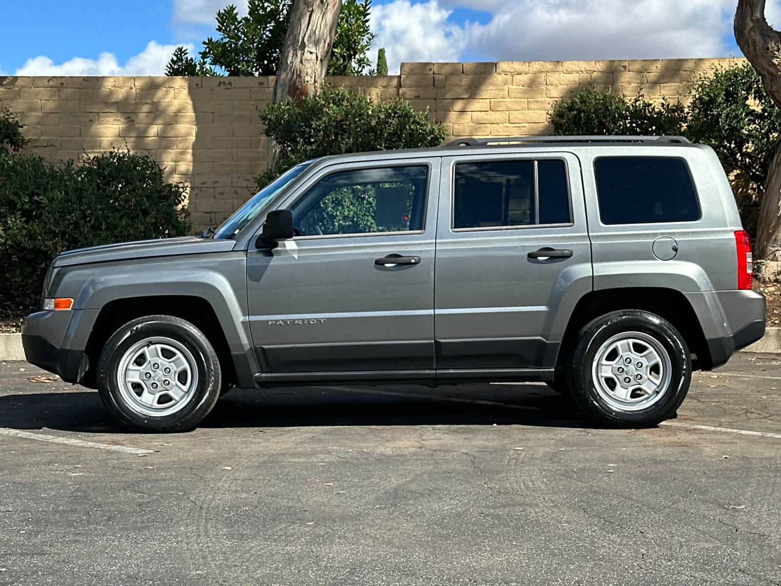 Used 2013 Jeep Patriot Sport FWD image 5