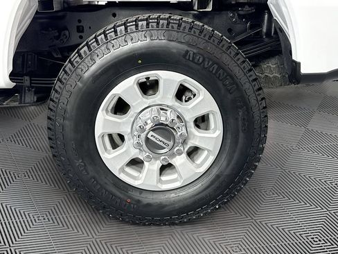 Used 2024 Ford F350 XLT w/ FX4 Off-Road Package AWD/4WD image 28