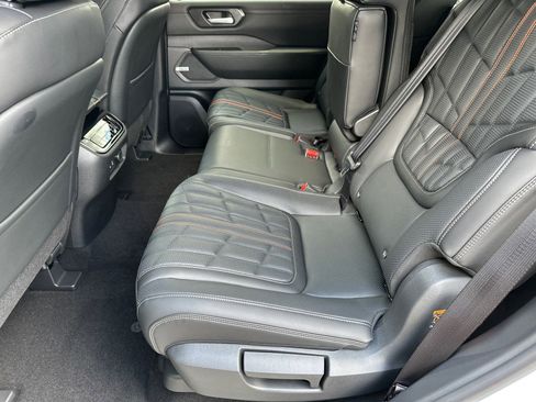 New 2025 Nissan Armada PRO-4X AWD/4WD image 21
