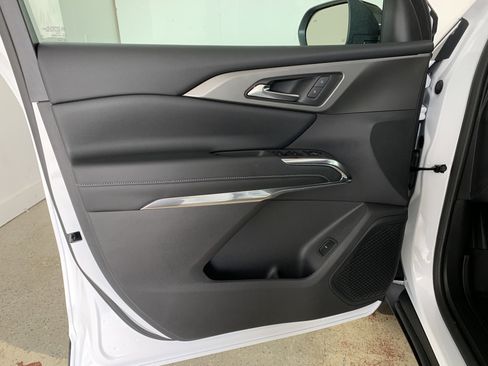 New 2026 Chevrolet Traverse LT w/ Driver Confidence Package image 16