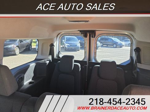 Used 2017 Ford Transit Connect XL image 10