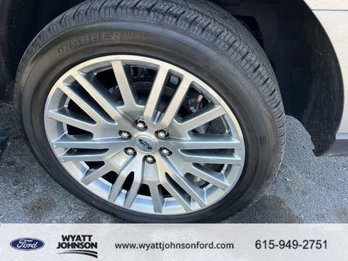 Used 2024 Ford Expedition Limited image 11