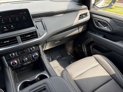 Used 2023 GMC Yukon SLT w/ SLT Premium Package AWD/4WD image 29