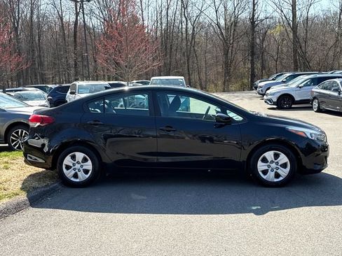 Used 2018 Kia Forte LX w/ LX Popular Package image 3
