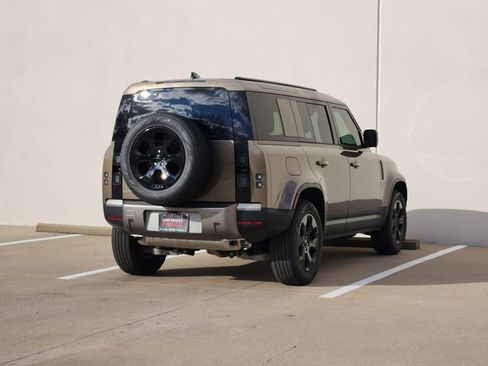 Used 2026 Land Rover Defender 110 S image 4