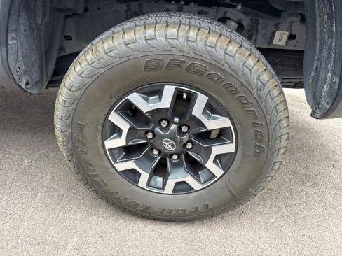 Used 2016 Toyota Tacoma TRD Off-Road w/ Towing Package RWD image 5