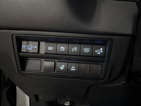 Used 2023 Toyota Sequoia Platinum image 16