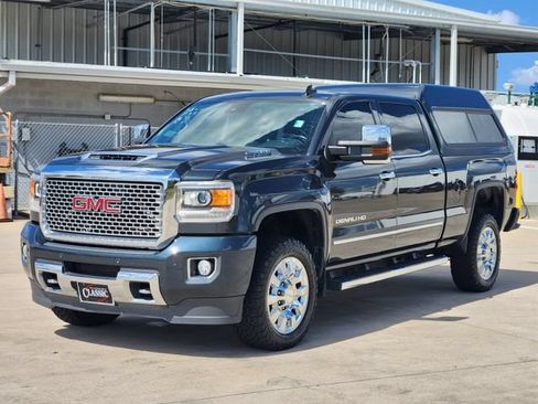 Used 2017 GMC Sierra 2500 Denali w/ Duramax Plus Package AWD/4WD image 3