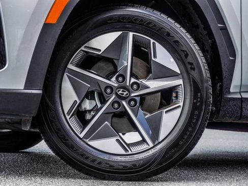 Certified 2025 Hyundai Tucson SEL FWD image 3