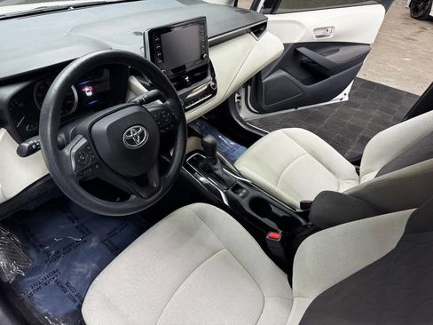 Used 2021 Toyota Corolla LE FWD image 33