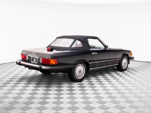 Used 1987 Mercedes-Benz 560 SL image 5