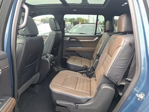 Certified 2026 GMC Acadia Denali Ultimate w/ LPO, Floor Liner Package AWD/4WD image 10