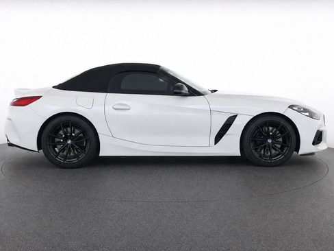 Used 2023 BMW Z4 sDrive30i RWD image 2