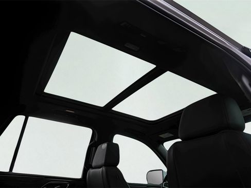 Used 2024 Chevrolet Tahoe Z71 w/ Off-Road Capability Package image 37