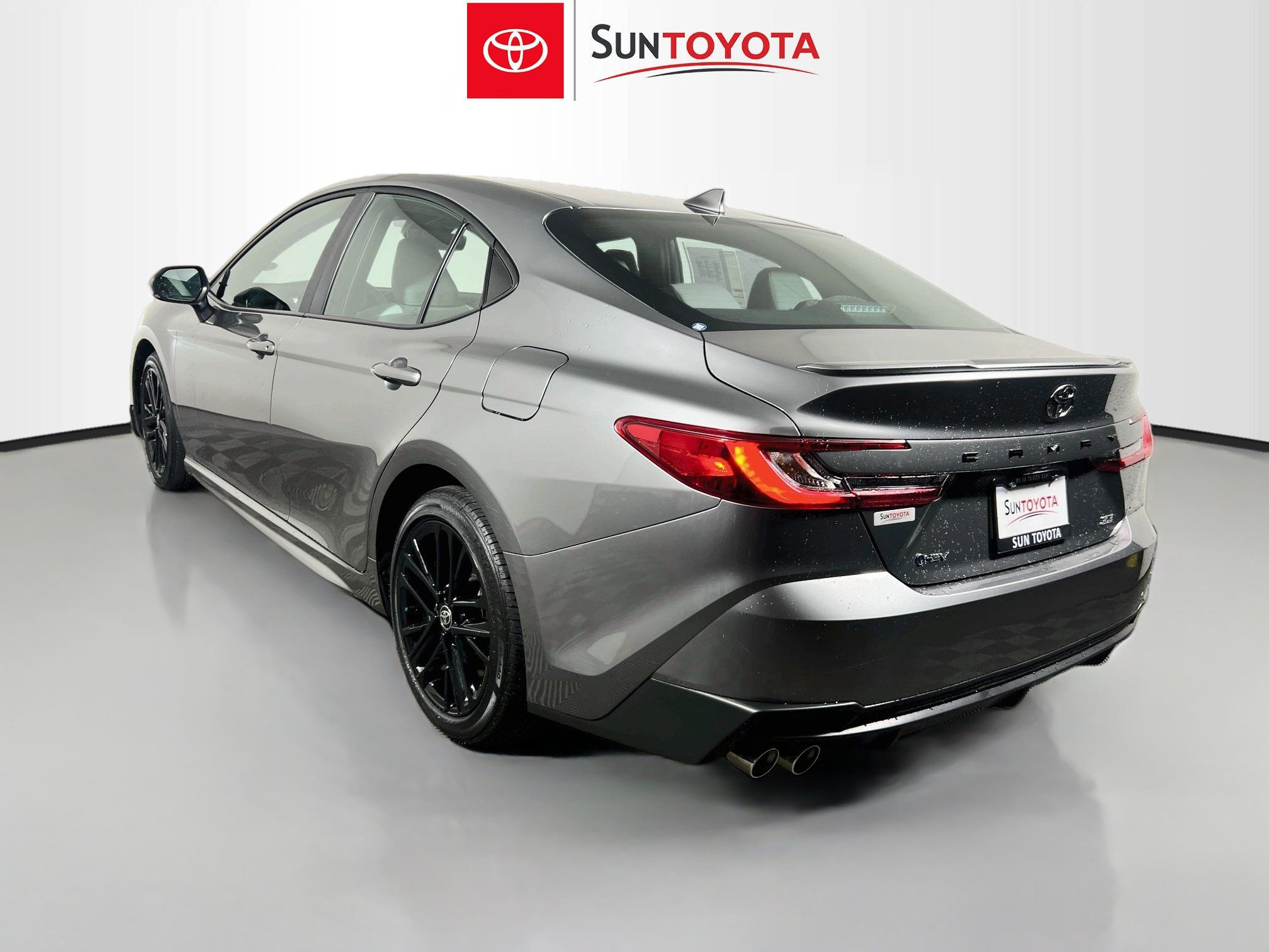Used 2025 Toyota Camry SE FWD image 6