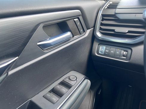 Used 2024 GMC Acadia AT4 image 22