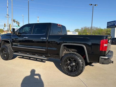 Used 2018 GMC Sierra 2500 Denali w/ Duramax Plus Package AWD/4WD image 14