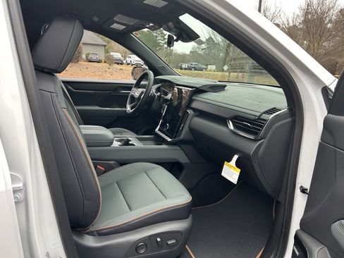 New 2026 GMC Acadia AT4 image 37